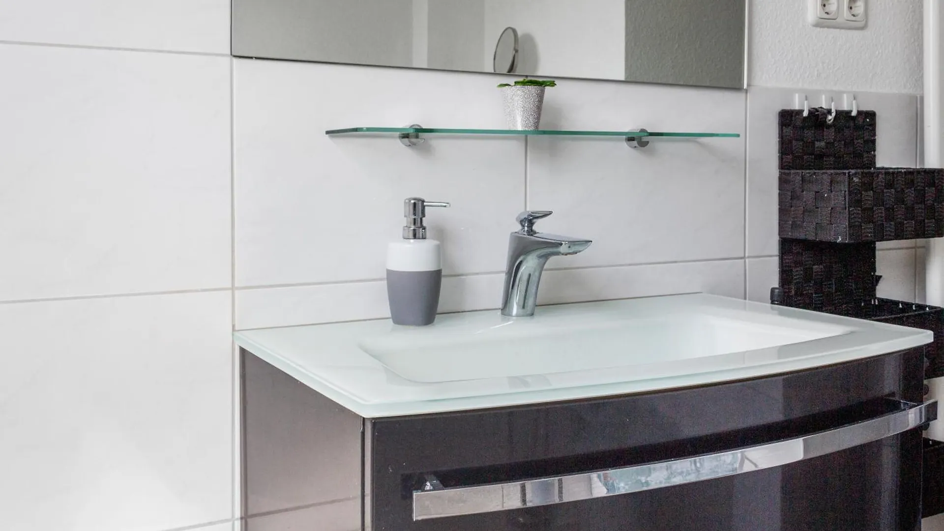 Apartamento Charmante Maisonette Wohnung Mit Balkon Und Gartenblick Colónia
