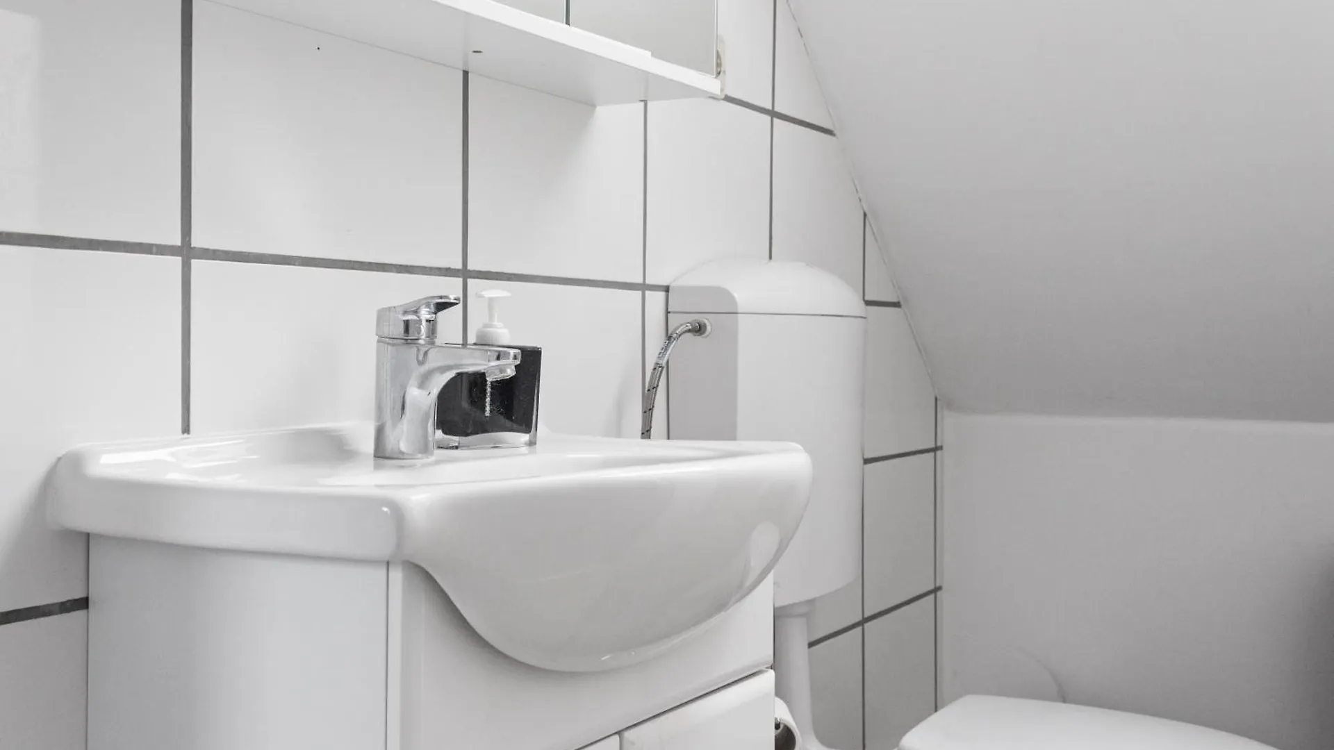 Charmante Maisonette Wohnung Mit Balkon Und Gartenblick Colónia Apartamento